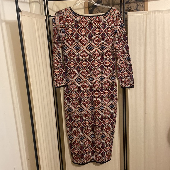 Francesca’s bodycon dress, 3/4 sleeve. Excellent used condition, only worn once - Picture 5 of 6